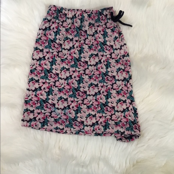 J & B Large floral lounge shorts - Picture 3 of 9